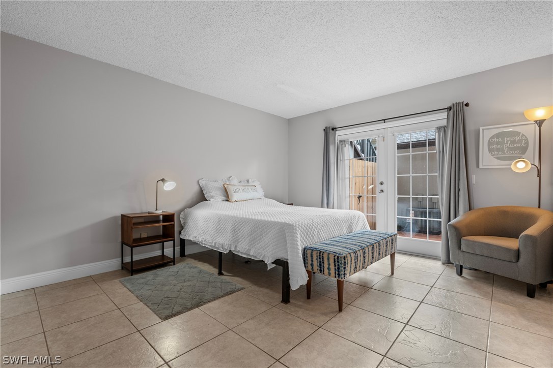 2 Bed Condominium for Sale in Naples, FL, $220,000 — photo 10