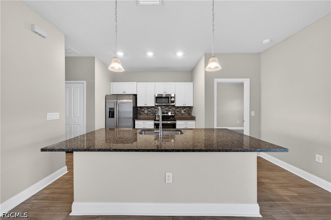 3 Bed SingleFamilyResidence for Sale in Cape Coral, photo 10