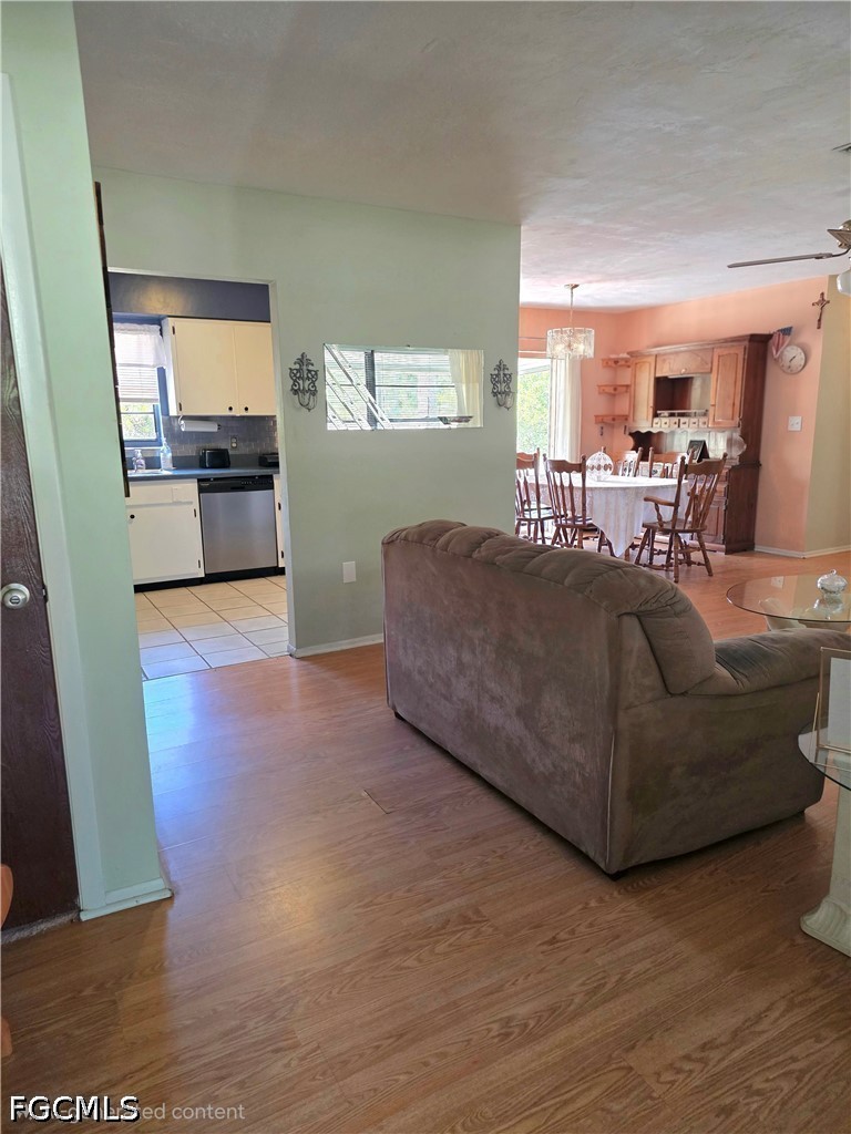 3 Bed SingleFamilyResidence for Sale in Lehigh Acres, photo 10