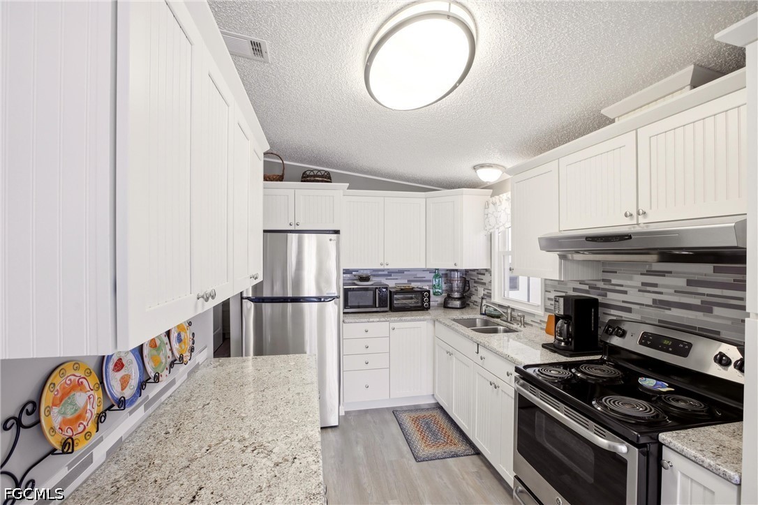 2 Bed ManufacturedHome for Sale in Pine Island Cove, photo 10