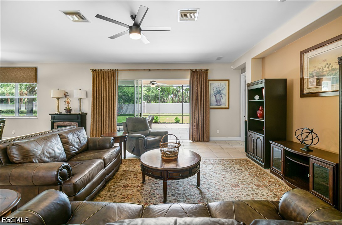 3 Bed SingleFamilyResidence for Sale in Hidden Links, photo 10