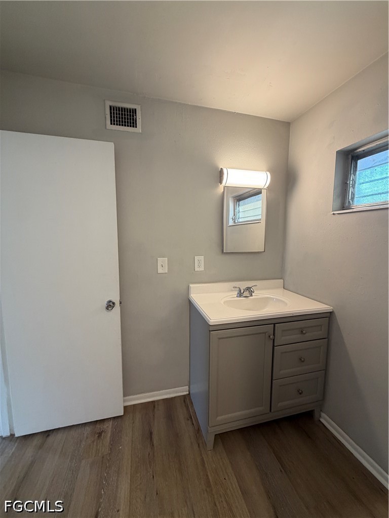 1 Bed Condominium for Sale in Waterway Estates, photo 10