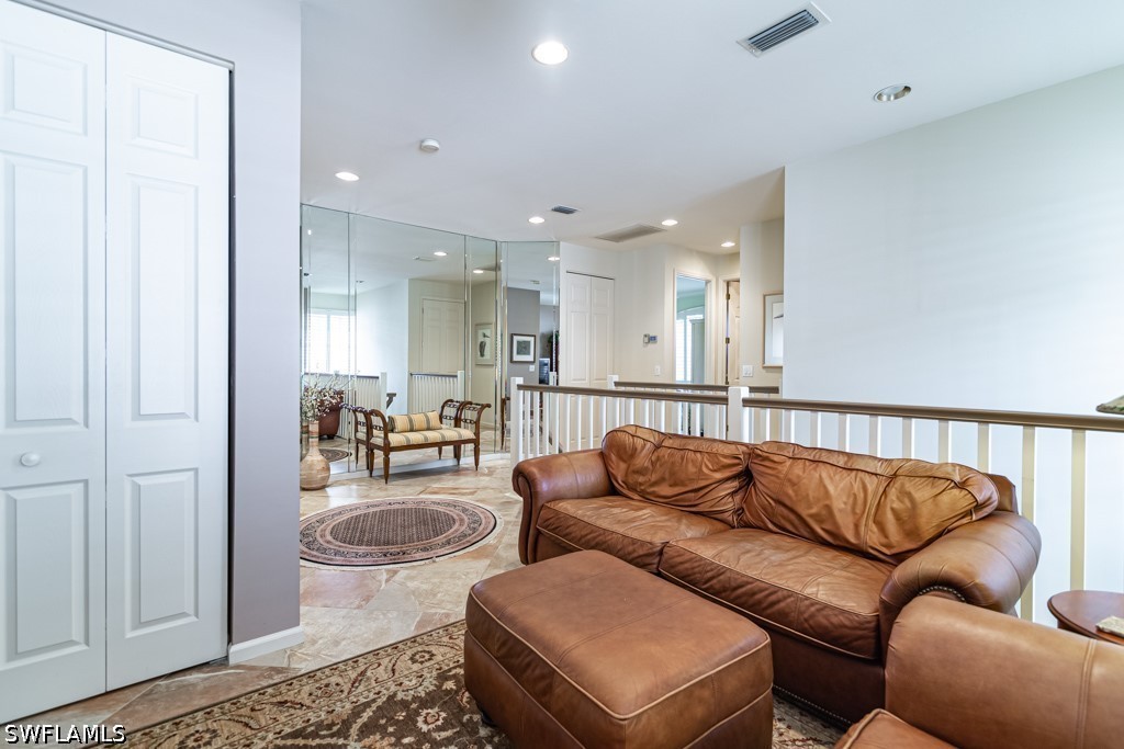 3 Bed Condominium for Sale in Crescent, photo 10
