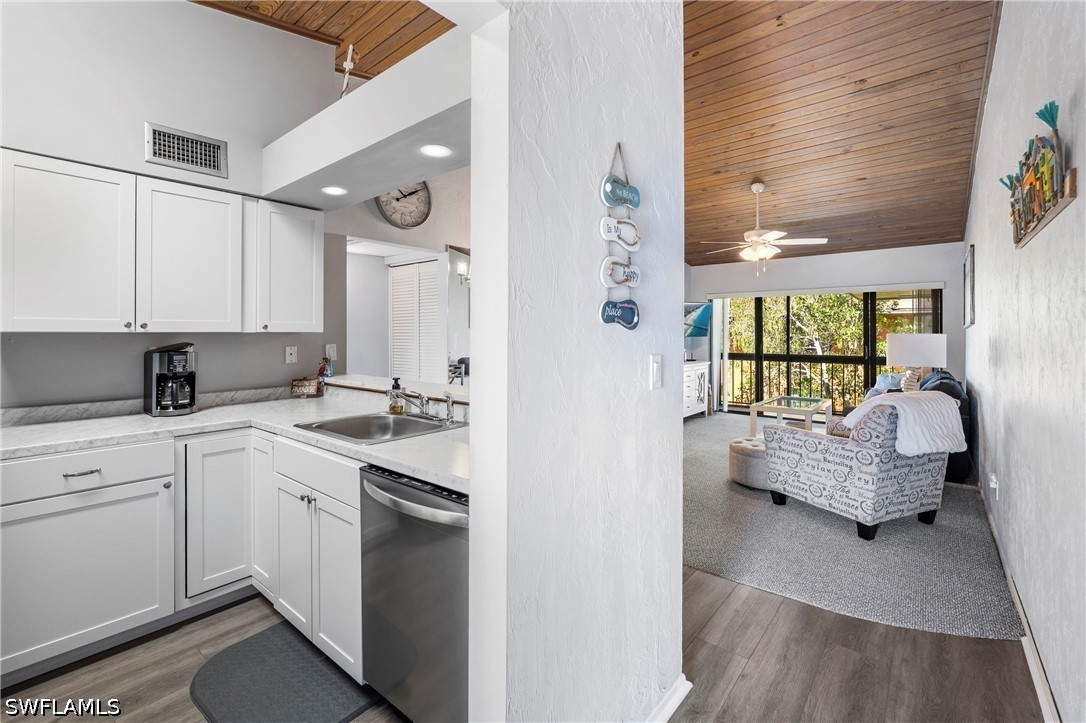 2 Bed Condominium for Sale in Marco Island, FL — photo 10
