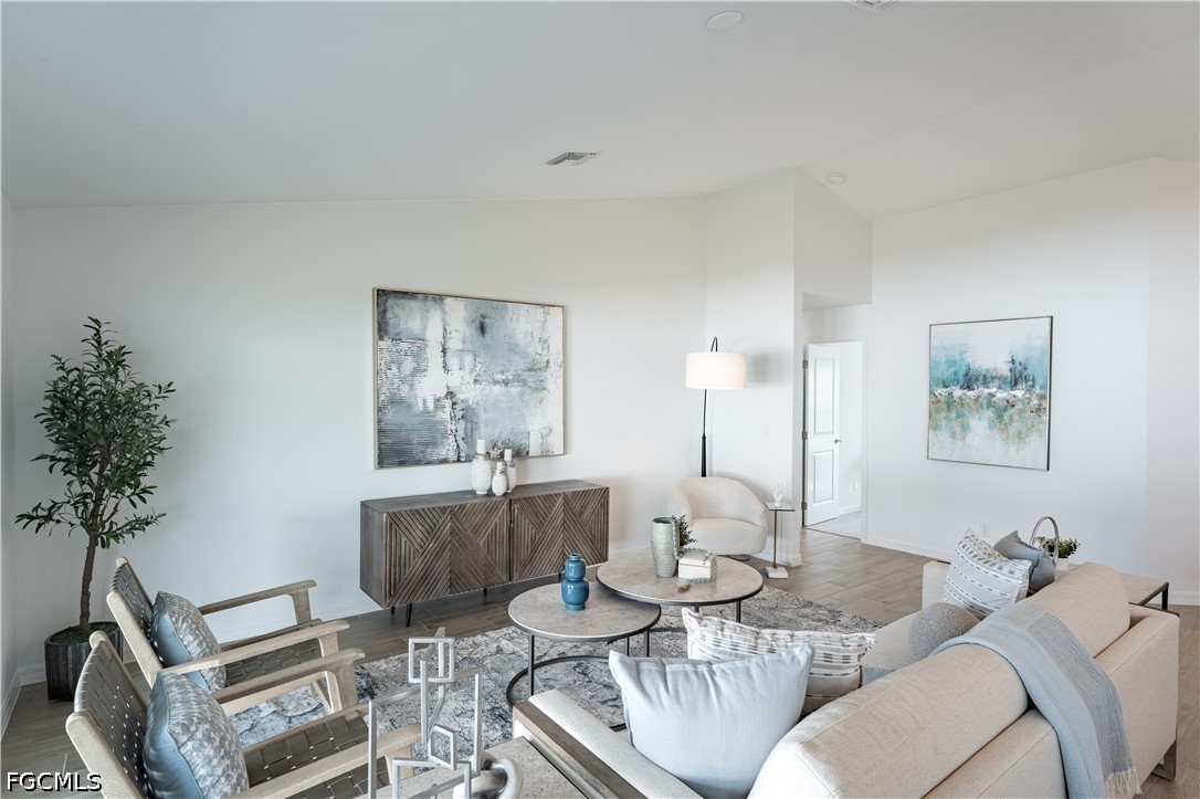 4 Bed SingleFamilyResidence for Sale in Cape Coral, photo 10