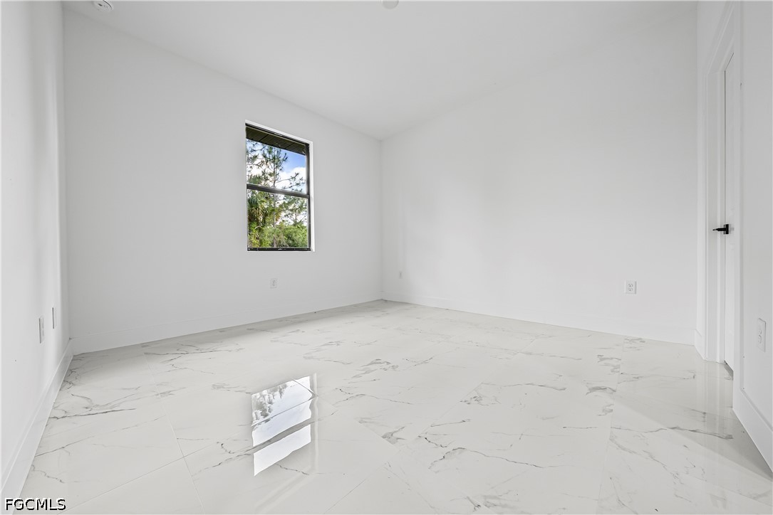 3 Bed SingleFamilyResidence for Sale in Lehigh Acres, photo 10