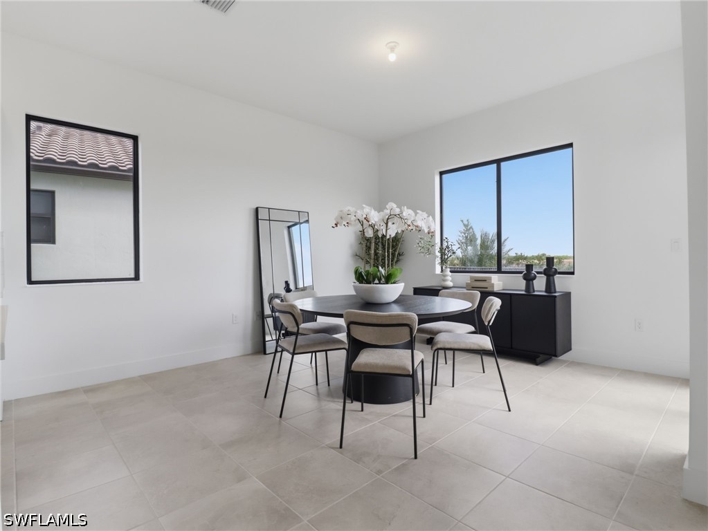 3 Bed SingleFamilyResidence for Sale in Silverwood, FL — photo 10