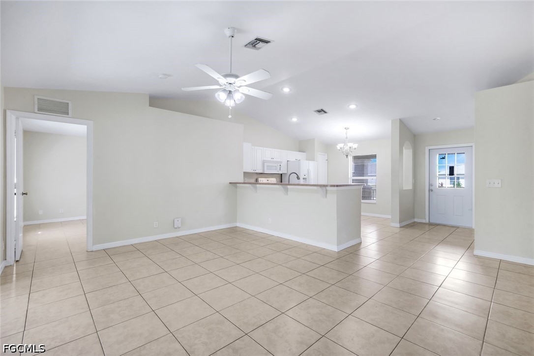 3 Bed SingleFamilyResidence for Sale in Cape Coral, photo 10