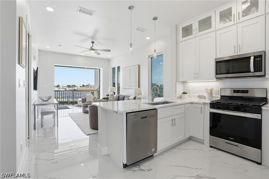 2 Bed Waterfront Home for Sale in Island Shores, photo 10