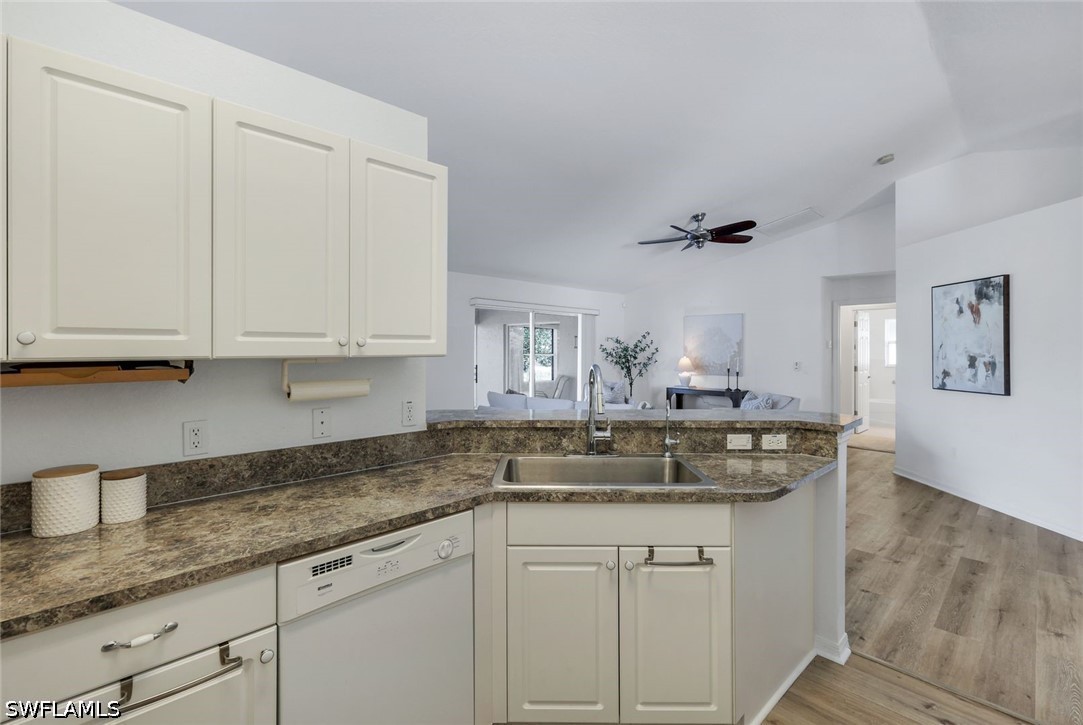 3 Bed SingleFamilyResidence for Sale in Cape Coral, photo 10