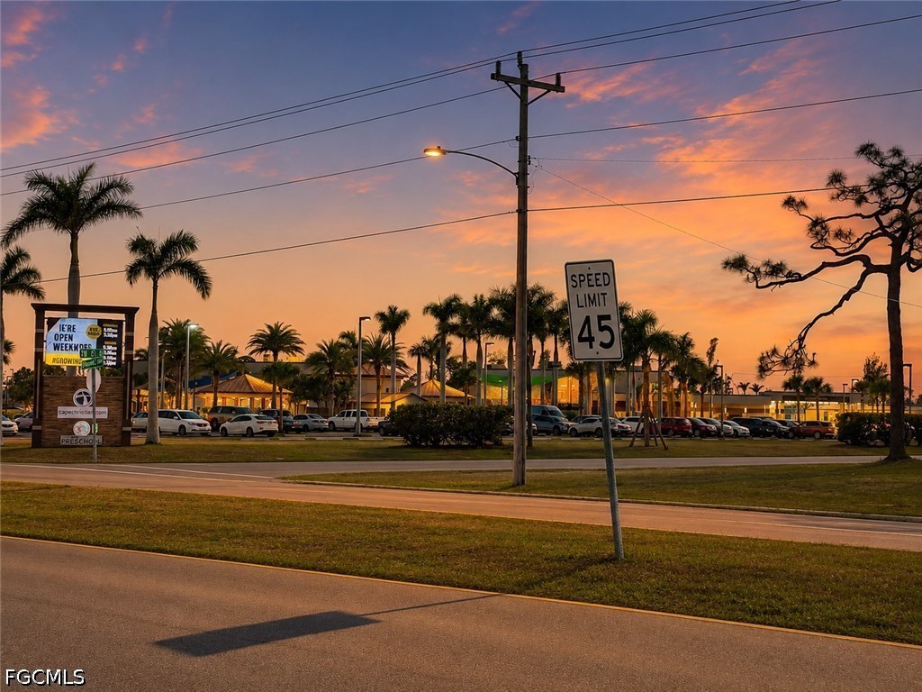 3 Bed Duplex for Sale in Cape Coral, photo 10