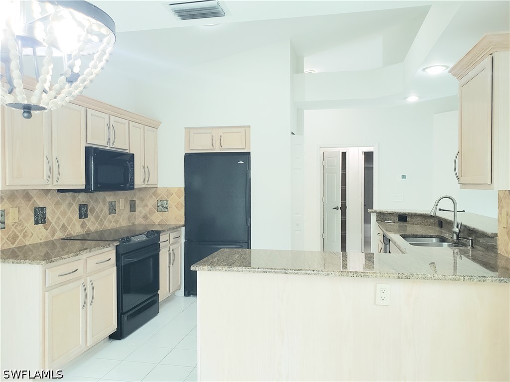 3 Bed Waterfront Home for Sale in Naples, photo 10