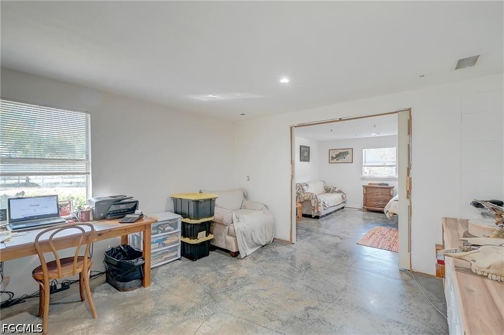 2 Bed Pool Home for Sale in North Fort Myers, photo 10