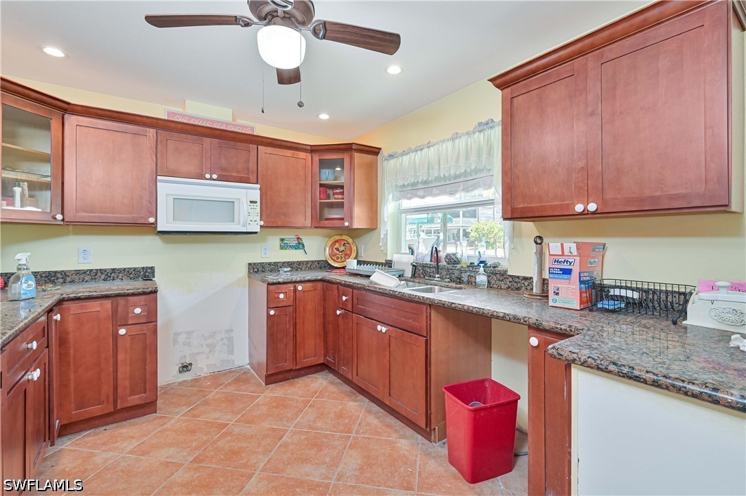 2 Bed Waterfront Home for Sale in Bokeelia, photo 10
