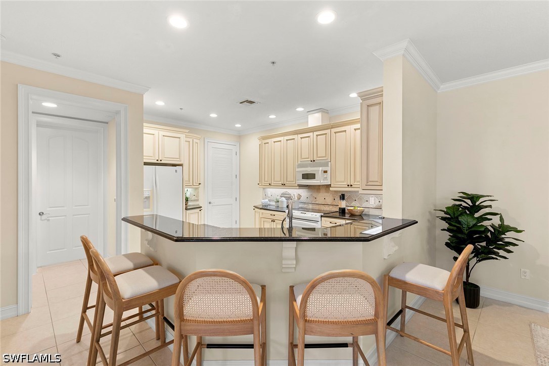 2 Bed Condominium for Sale in Naples, photo 10