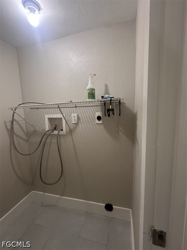3 Bed SingleFamilyResidence for Sale in Fort Myers, photo 10