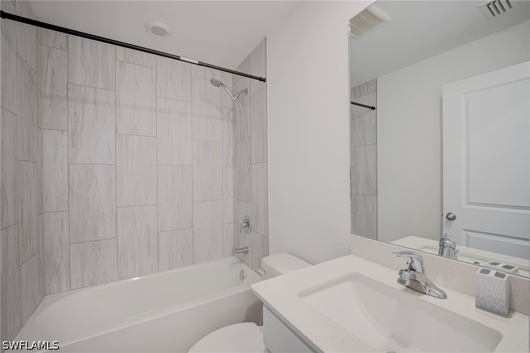 3 Bed SingleFamilyResidence for Sale in Mirror Lakes, photo 10