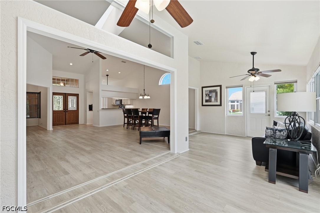 2 Bed Pool Home for Sale in Fort Myers, photo 10