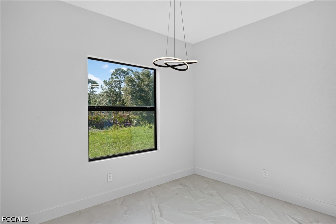4 Bed SingleFamilyResidence for Sale in Lehigh Acres, photo 10
