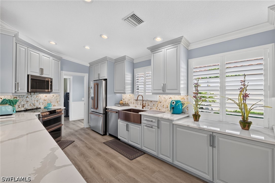 2 Bed Waterfront Home for Sale in Island Walk, photo 10