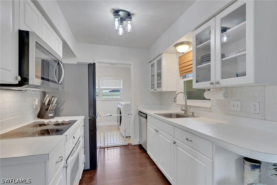 2 Bed SingleFamilyResidence for Sale in Naples, FL, $445,000 — photo 10