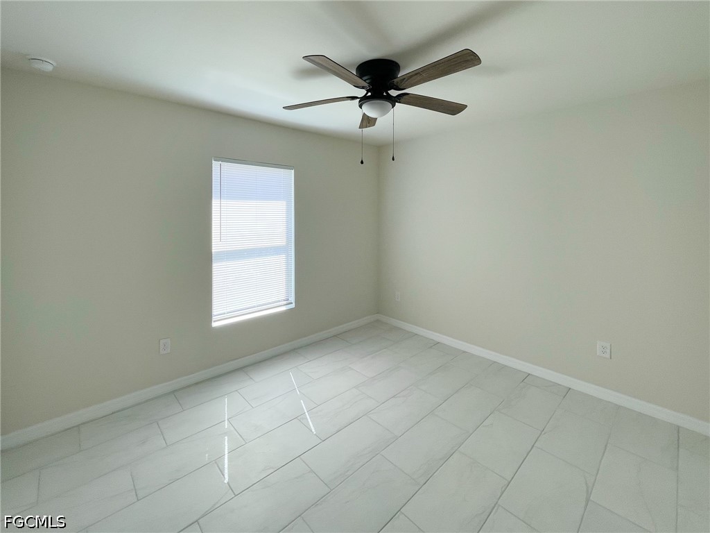 3 Bed SingleFamilyResidence for Sale in Cape Coral, photo 10