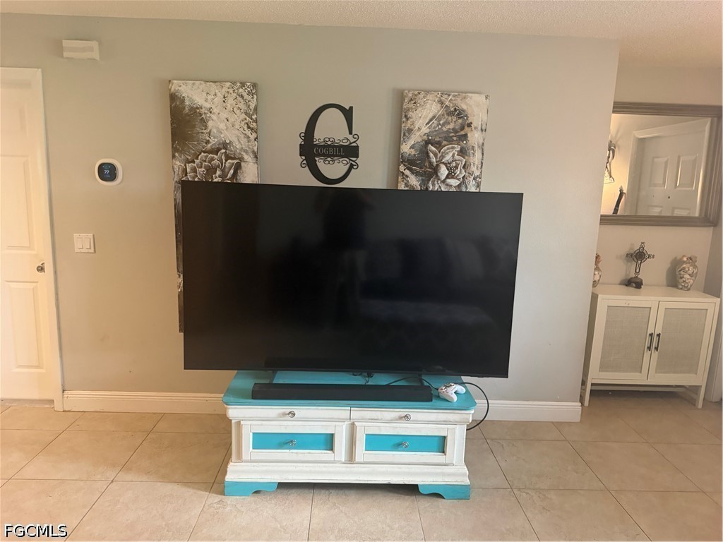 3 Bed SingleFamilyResidence for Sale in Cape Coral, FL — photo 10
