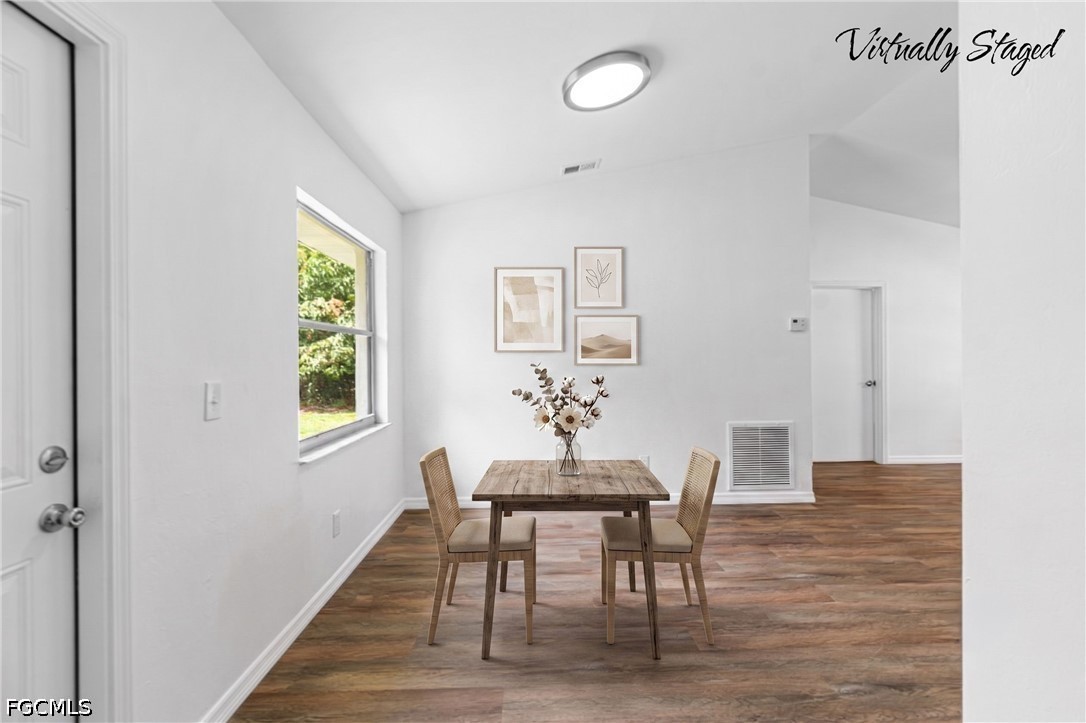 3 Bed SingleFamilyResidence for Sale in Fort Myers, FL — photo 10