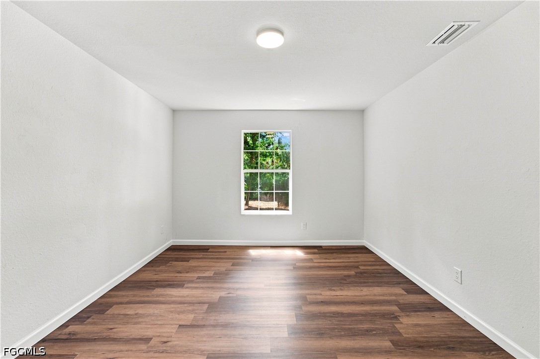 5 Bed SingleFamilyResidence for Sale in Lehigh Acres, photo 10