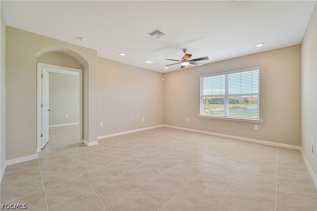 4 Bed Waterfront Home for Sale in Lindsford, photo 10