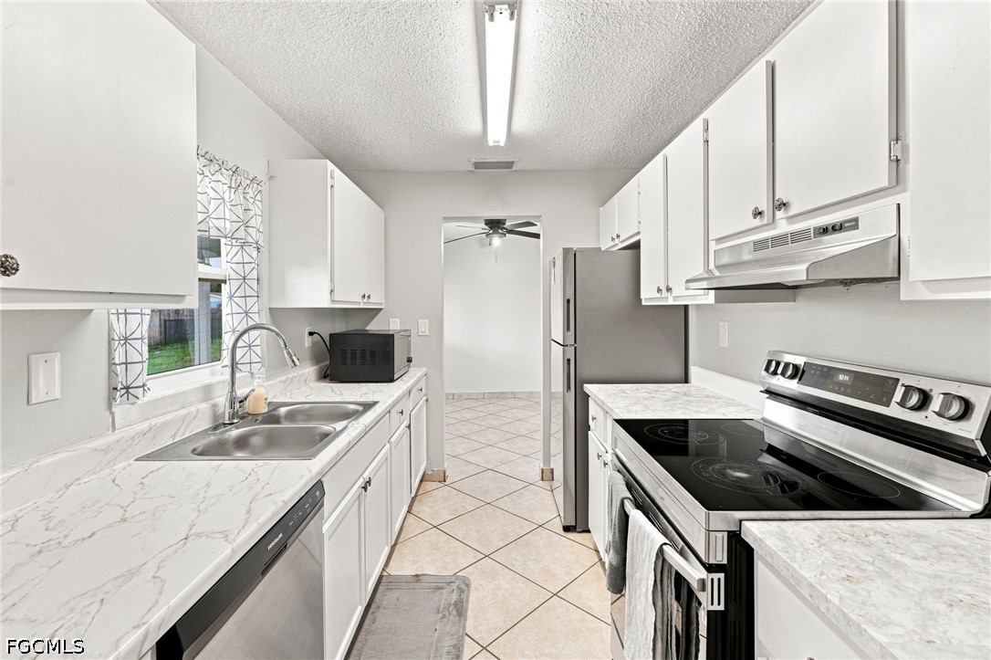 3 Bed SingleFamilyResidence for Sale in San Carlos Park, FL — photo 10