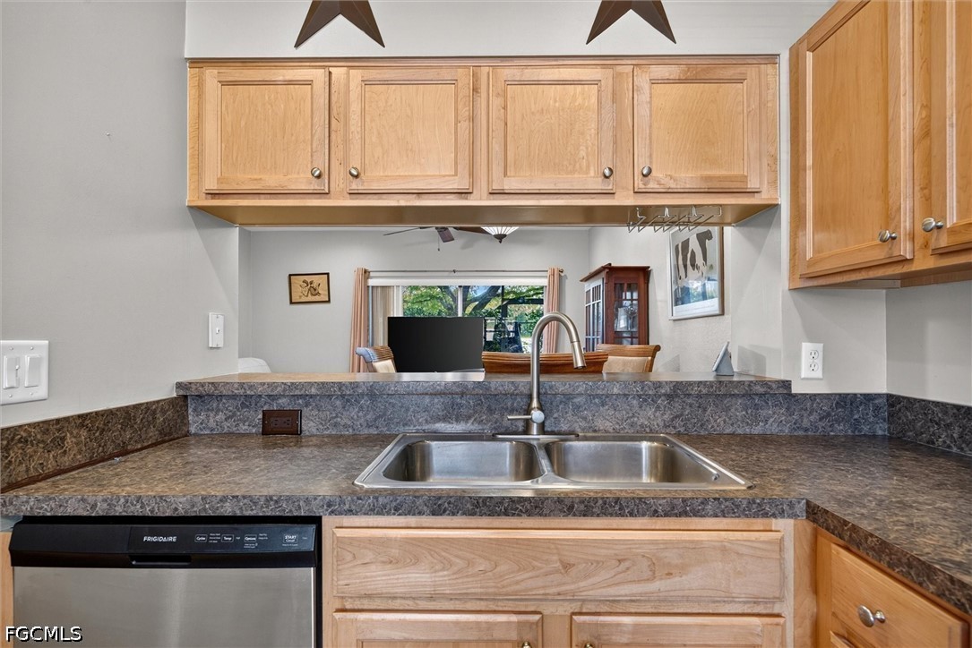 2 Bed Townhouse for Sale in Cypress Landing, photo 10