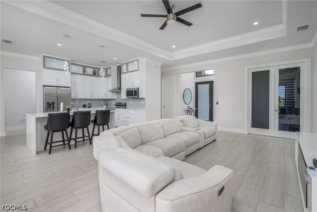 3 Bed SingleFamilyResidence for Sale in Naples, FL, $675,000 — photo 10