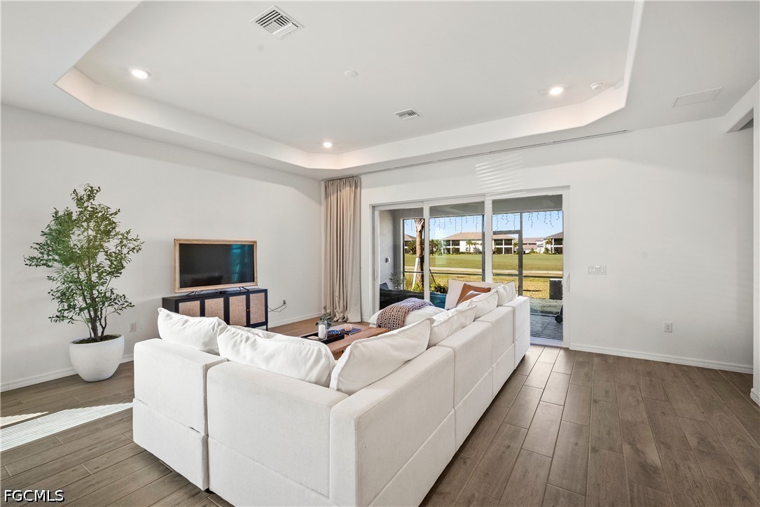 4 Bed SingleFamilyResidence for Sale in Babcock National, FL — photo 10
