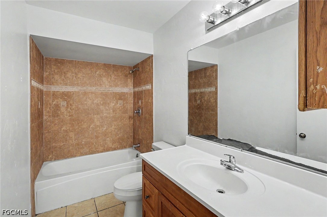 3 Bed SingleFamilyResidence for Sale in Cape Coral, FL — photo 10