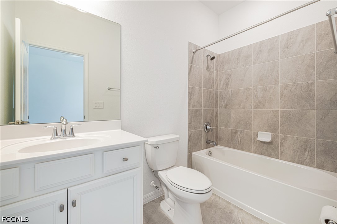 3 Bed SingleFamilyResidence for Sale in Portico, FL — photo 10