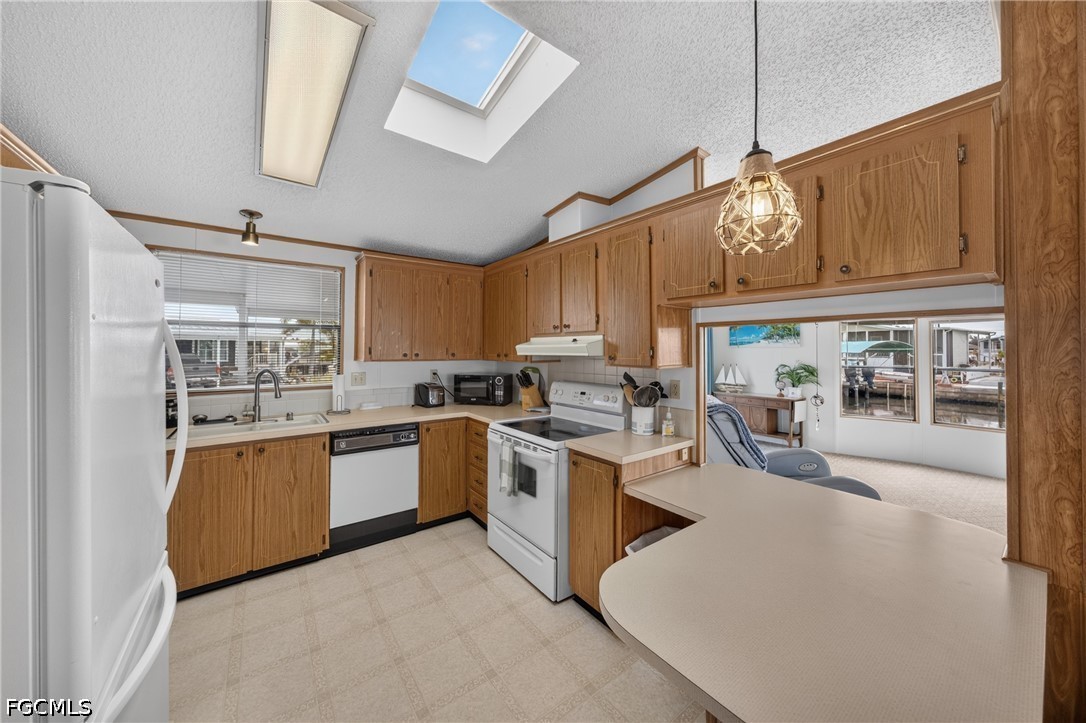 2 Bed Waterfront Home for Sale in Cherry Estates, FL — photo 10