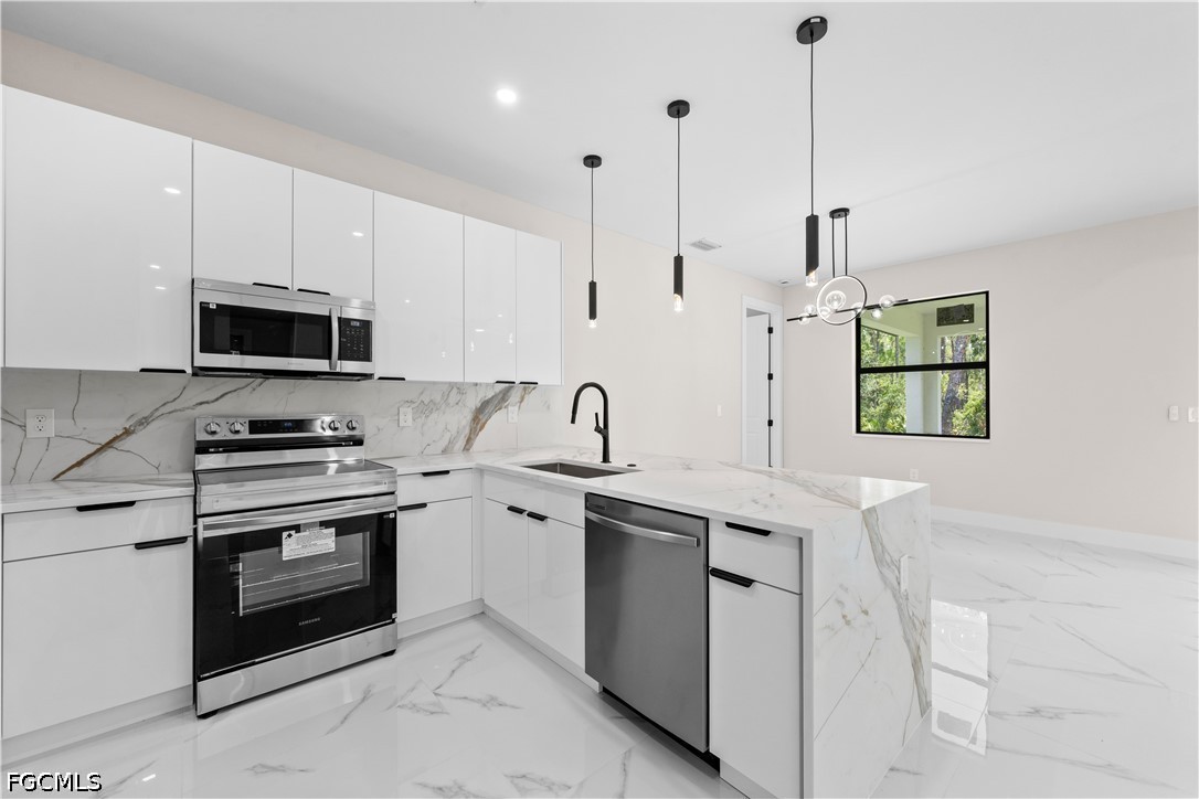 3 Bed SingleFamilyResidence for Sale in Lehigh Acres, FL — photo 10