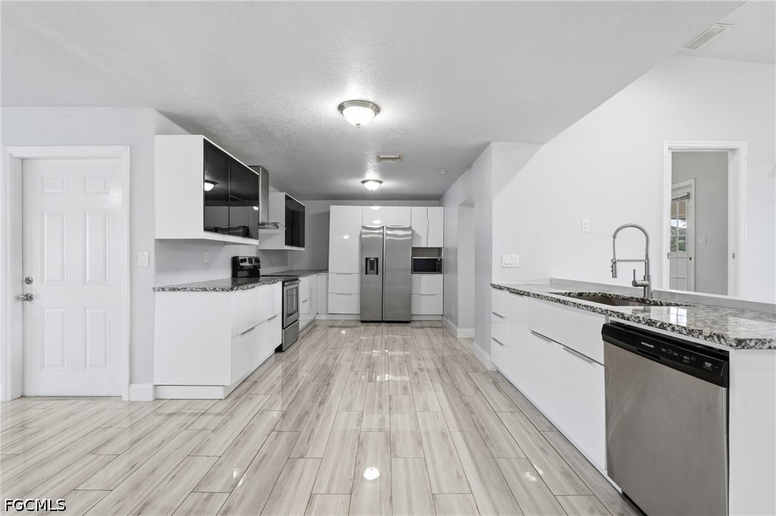 3 Bed SingleFamilyResidence for Sale in Cape Coral, FL — photo 10