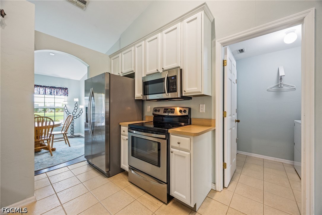 3 Bed SingleFamilyResidence for Sale in Cape Coral, photo 10