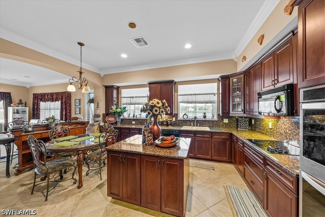 5 Bed Pool Home for Sale in Naples, FL, $950,000 — photo 10