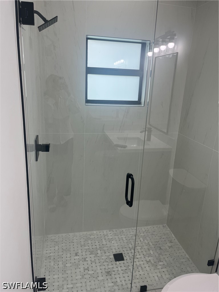 6 Bed Duplex for Sale in Twelfth Street Park, FL, $439,999 — photo 10