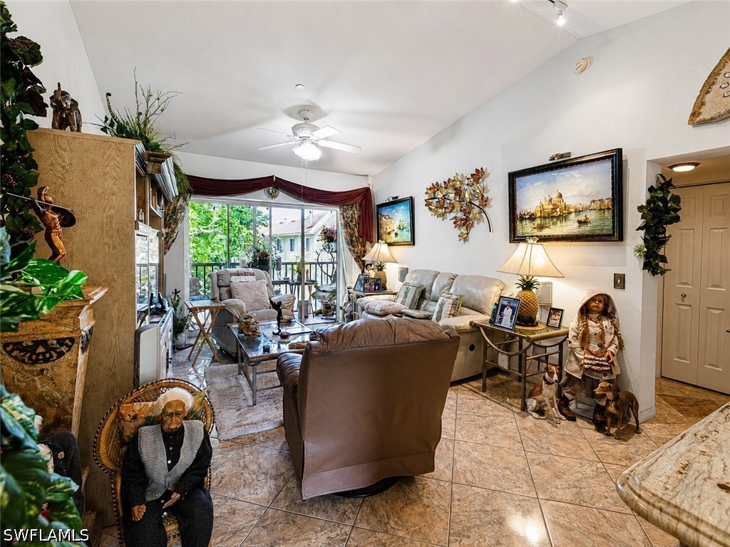 3 Bed Waterfront Home for Sale in Naples, FL, $2,450 — photo 10