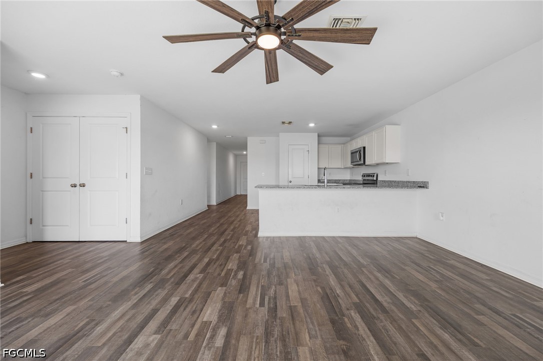 4 Bed SingleFamilyResidence for Sale in Port Labelle, FL — photo 10