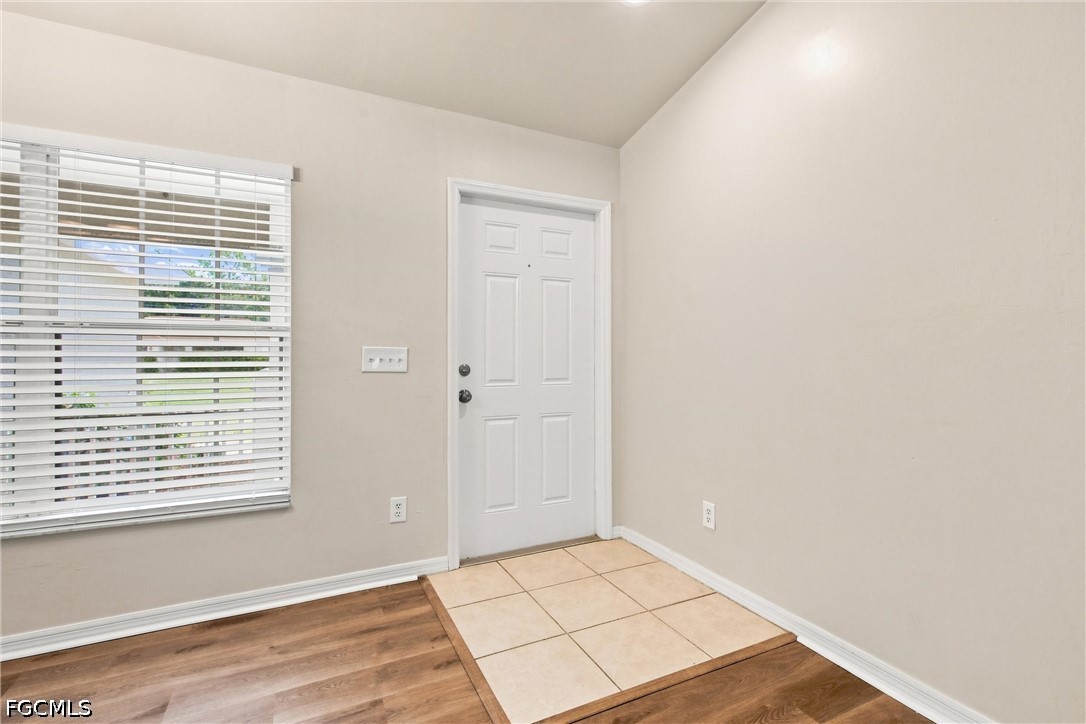 3 Bed SingleFamilyResidence for Sale in Mirror Lakes, FL — photo 10