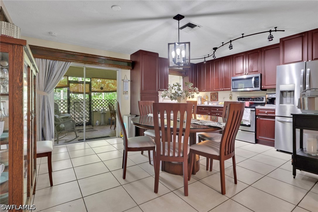 3 Bed SingleFamilyResidence for Sale in Naples, FL, $455,000 — photo 10