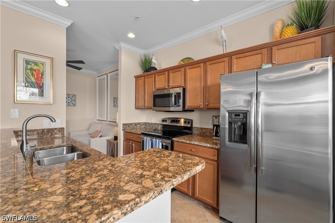 2 Bed Waterfront Home for Sale in Alberi Acqua, FL, $2,500 — photo 10