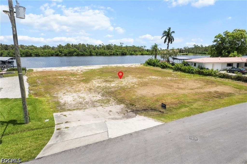 Waterfront Home for Sale in River Forest, FL, $450,000 — photo 10
