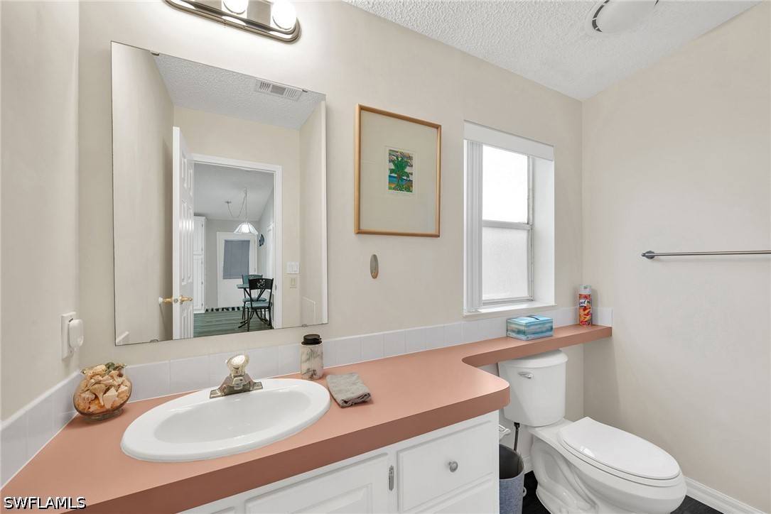 2 Bed SingleFamilyResidence for Sale in Carousel Cove, FL — photo 10
