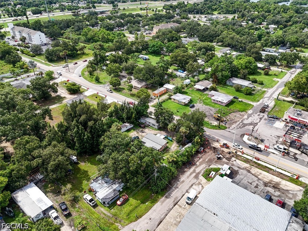 6 Bed SingleFamilyResidence for Sale in Fort Myers, FL — photo 10